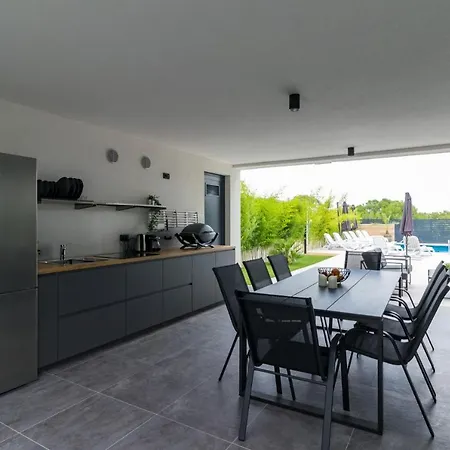 Beautiful Mariner Villa Medulin