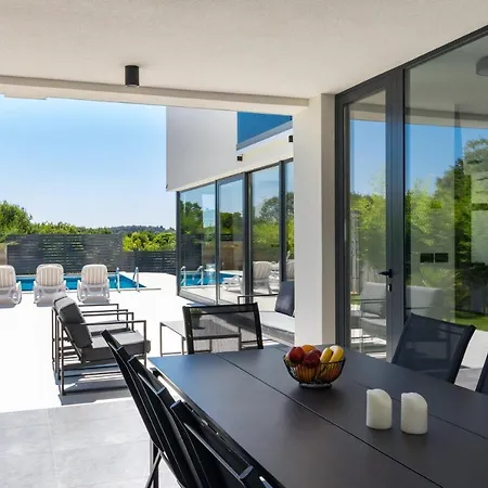 Beautiful Mariner Villa Medulin