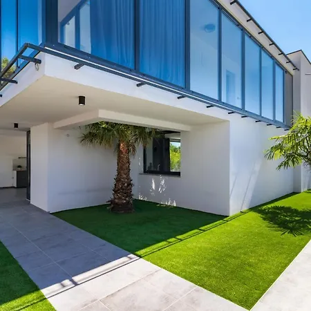 Beautiful Mariner Villa Medulin