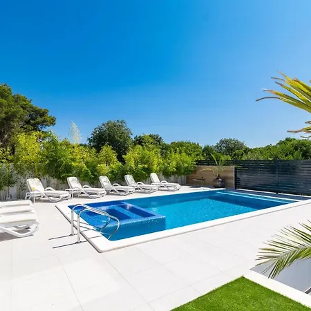 Beautiful Mariner Villa *